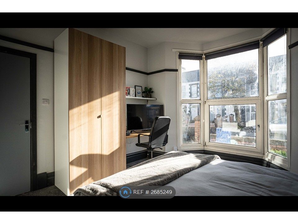 Property photo 2 of 11