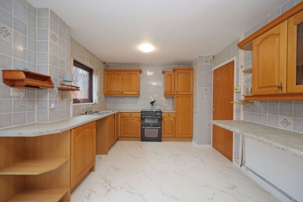 Property photo 3 of 24