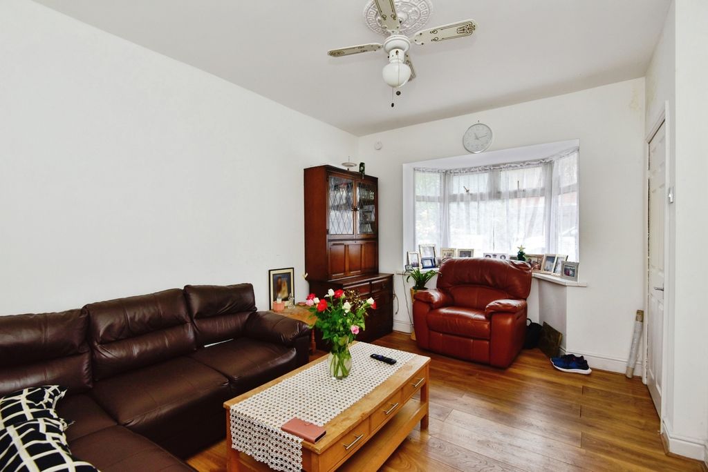 Property photo 2 of 15 Pbox-Img.Jpg
