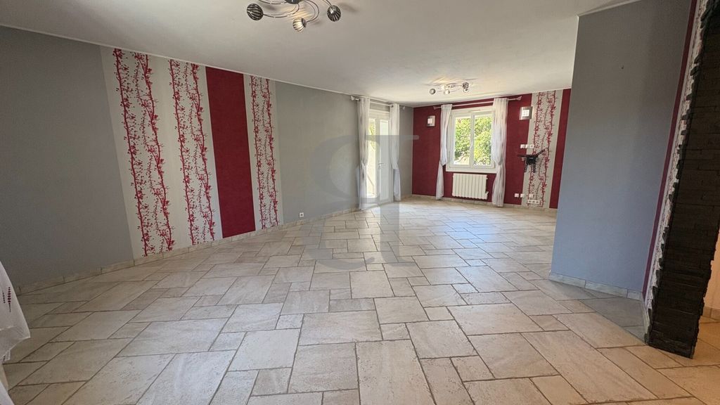 Property photo 3 of 12