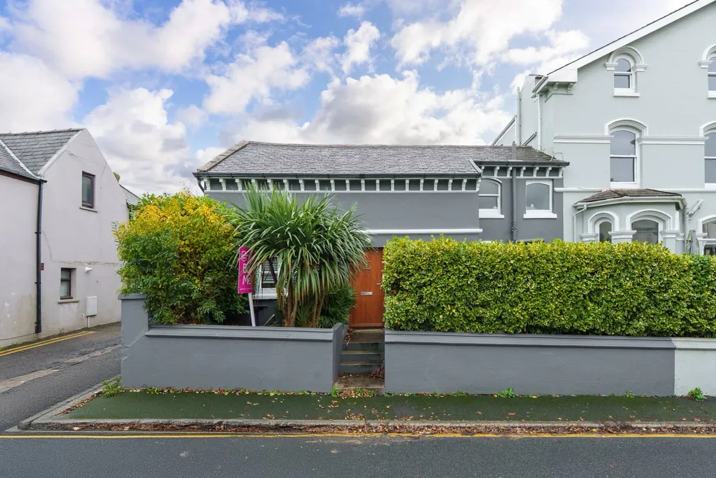 Property photo 2 of 16