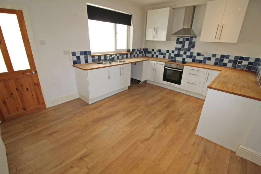 Property photo 3 of 15 Kitchen/Diner