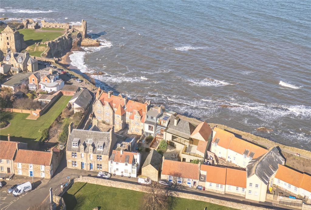 Property photo 1 of 14 Gregory Place