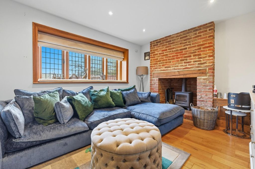 Property photo 2 of 26