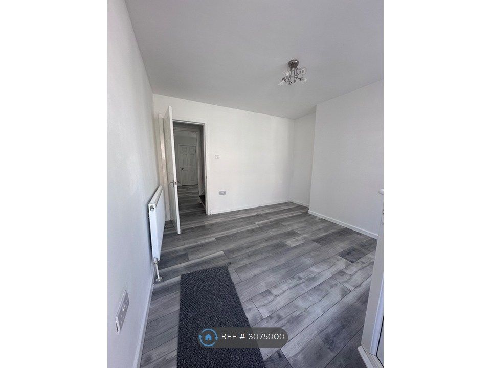Property photo 2 of 35