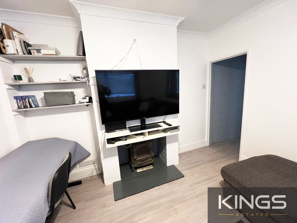 Property photo 2 of 11 9 North Rd (3)Logo