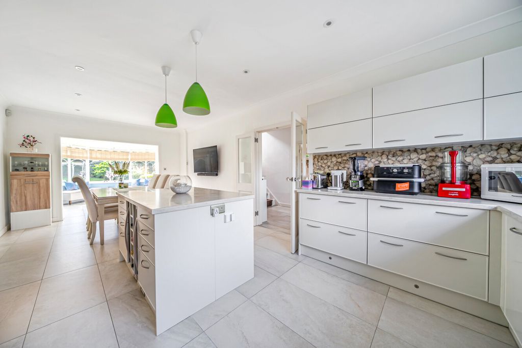 Property photo 3 of 20 1-6A3149ce3748c-1...