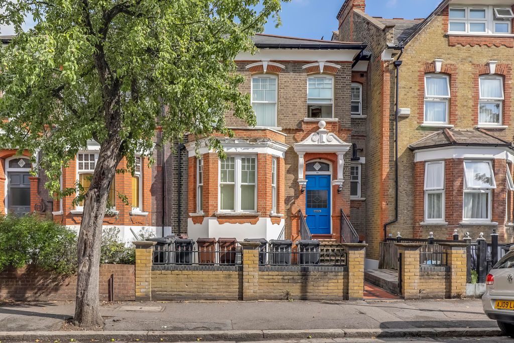 Property photo 1 of 8