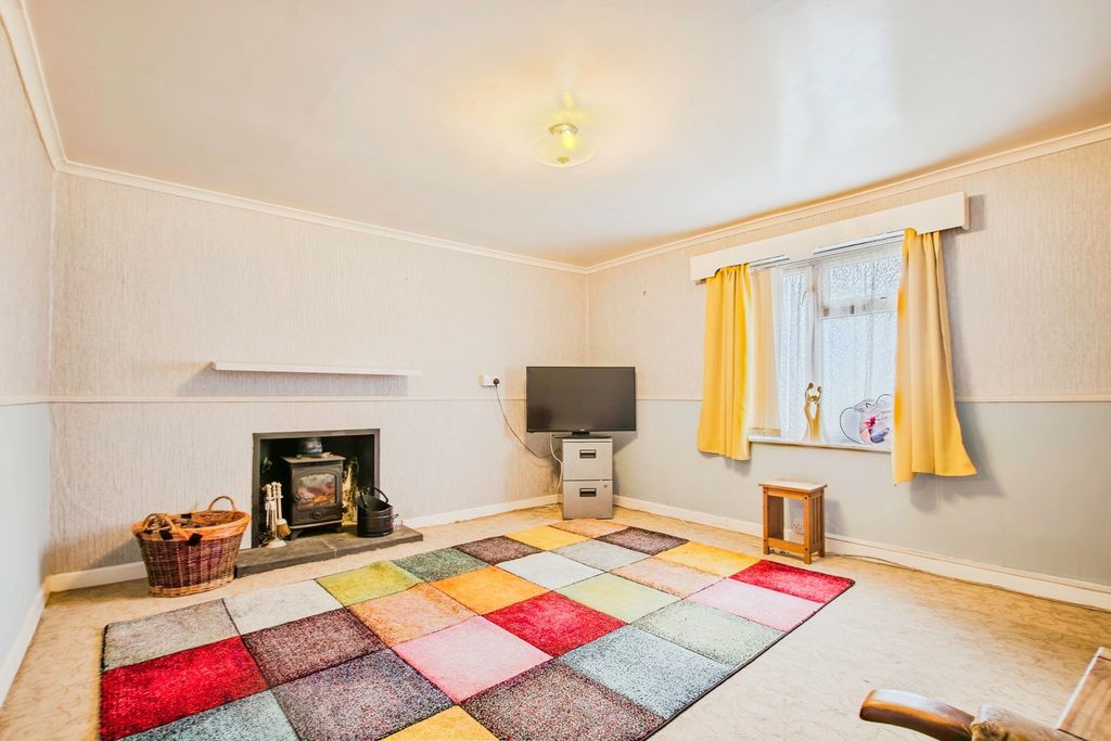 Property photo 3 of 17 Photo