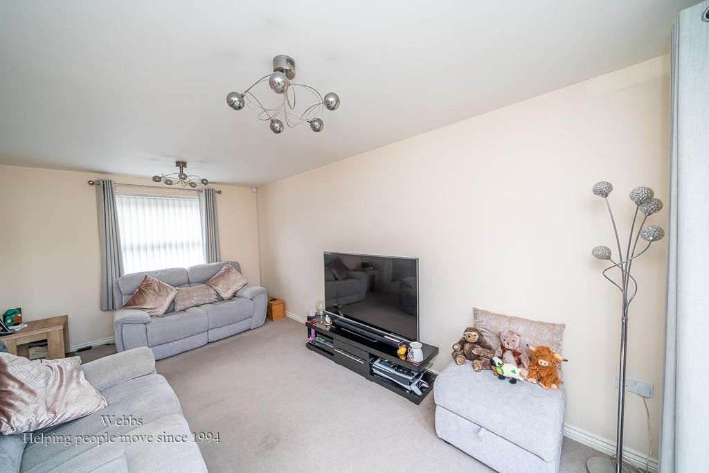 Property photo 3 of 26 Lounge