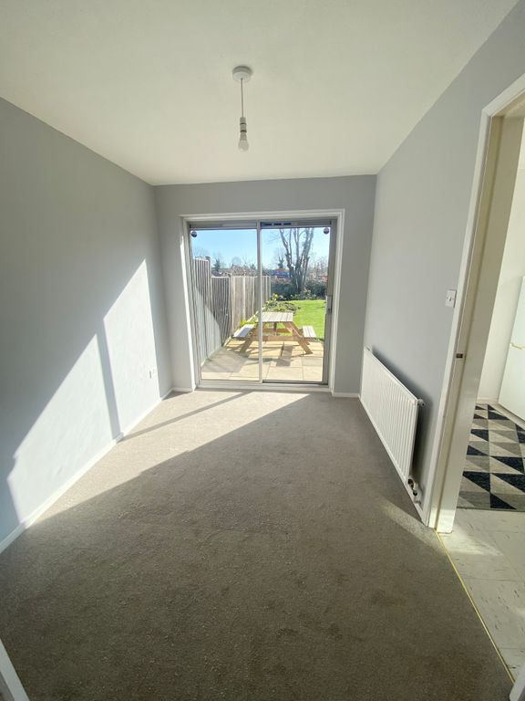 Property photo 3 of 9 Dining Room