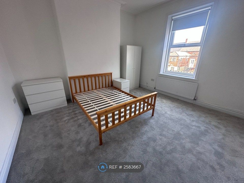 Property photo 3 of 6 Bedroom 1