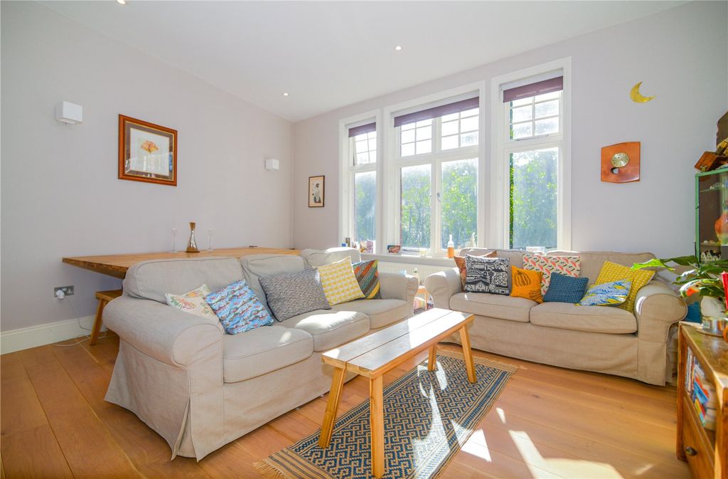 Property photo 2 of 8 Picture No. 22