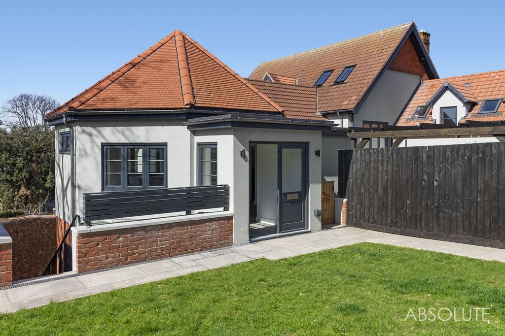 Property photo 1 of 15