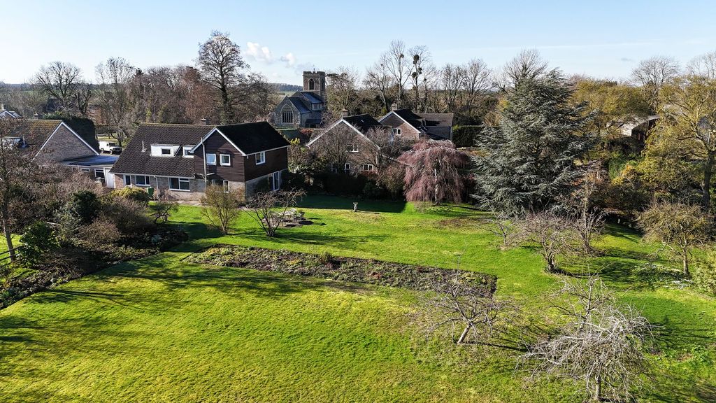 Property photo 2 of 20