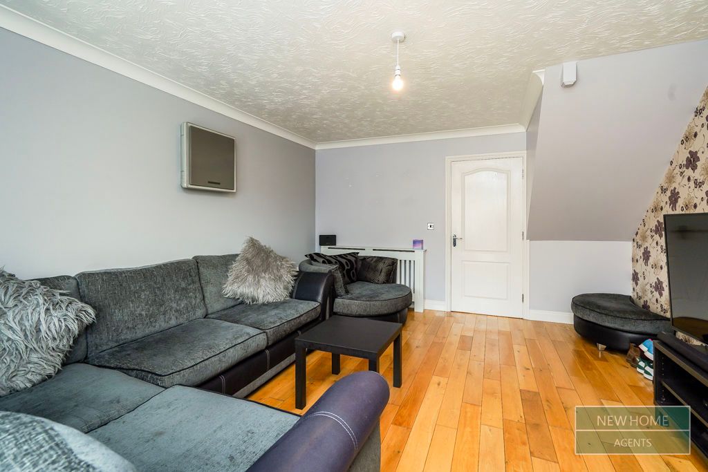 Property photo 3 of 17 Photo 9