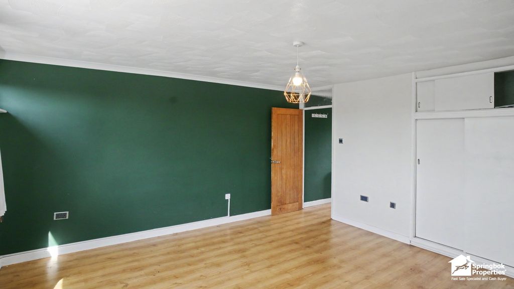 Property photo 3 of 8 Image 2