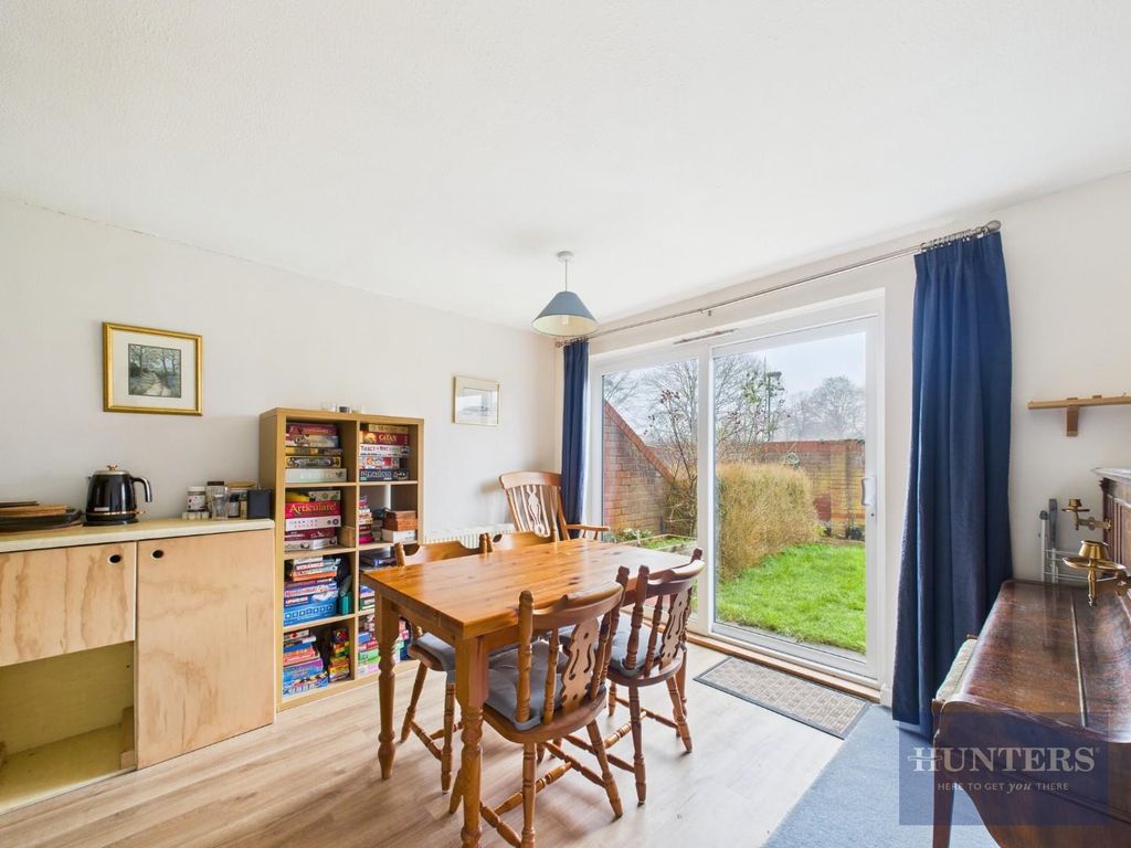 Property photo 3 of 12 Kitchen / Dining Area