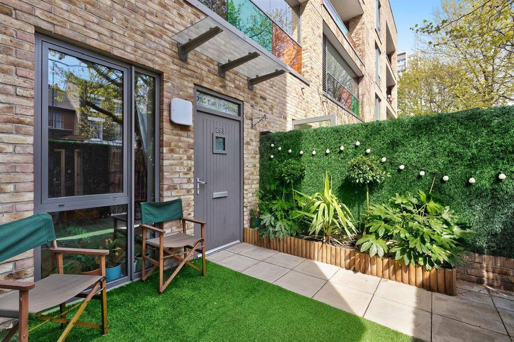 Property photo 1 of 21