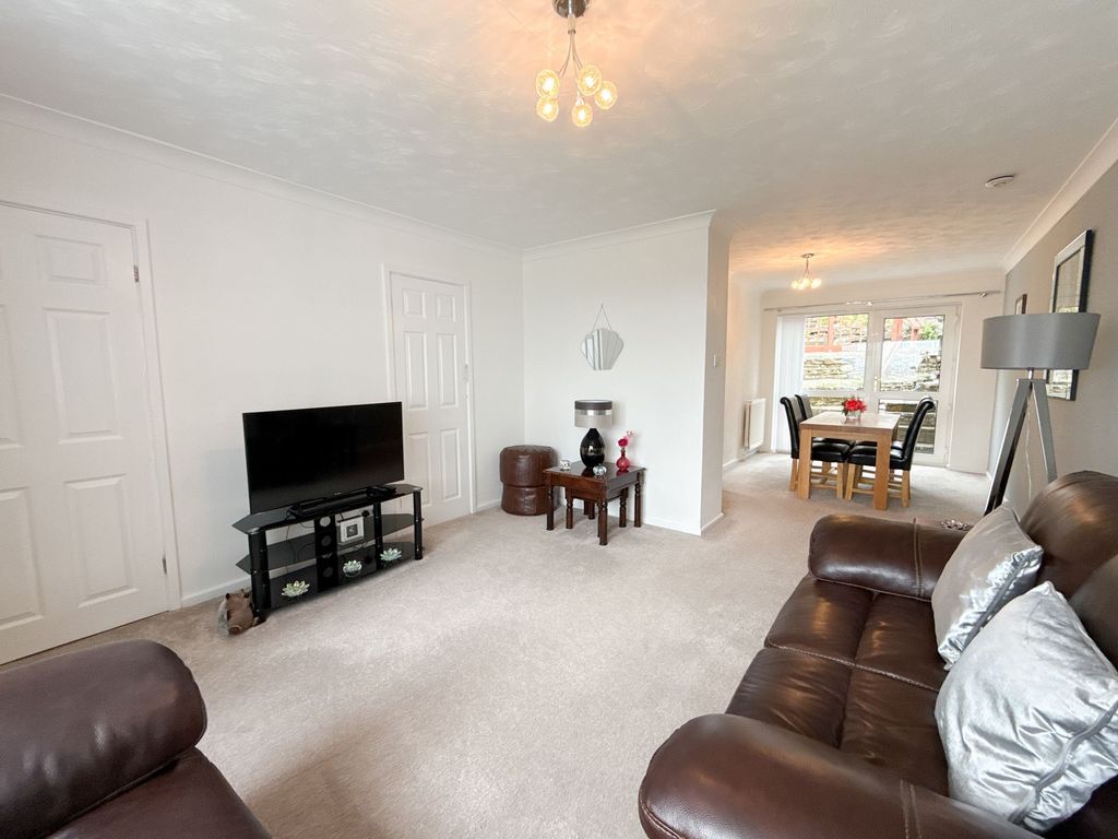 Property photo 2 of 10 Lounge/Dining Room