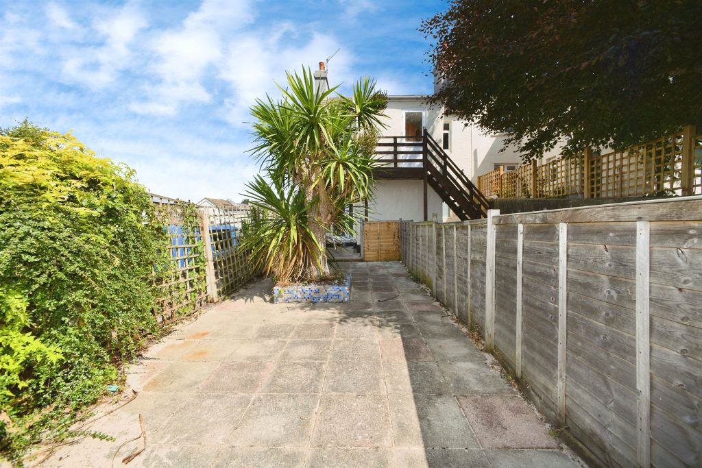 Property photo 3 of 18