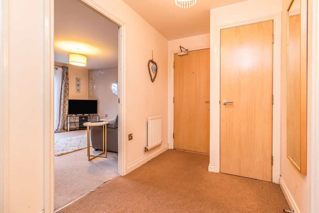 Property photo 3 of 13 Entrance Hallway