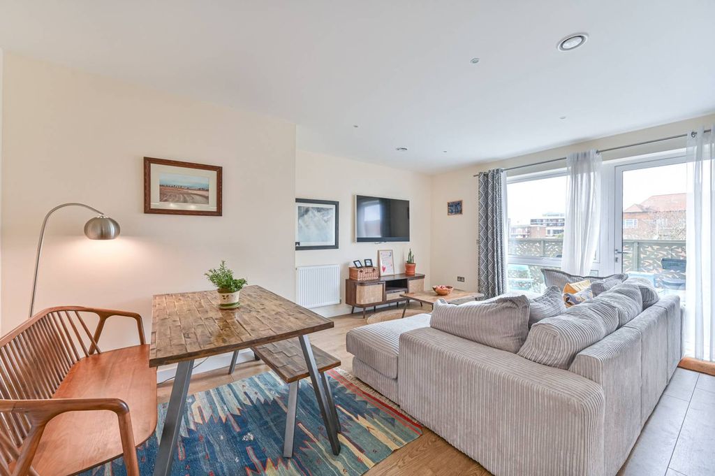 Property photo 2 of 14