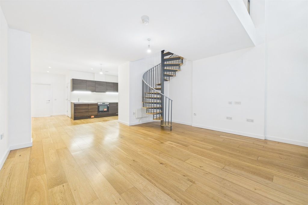 Property photo 1 of 11 Reception / Kitchen