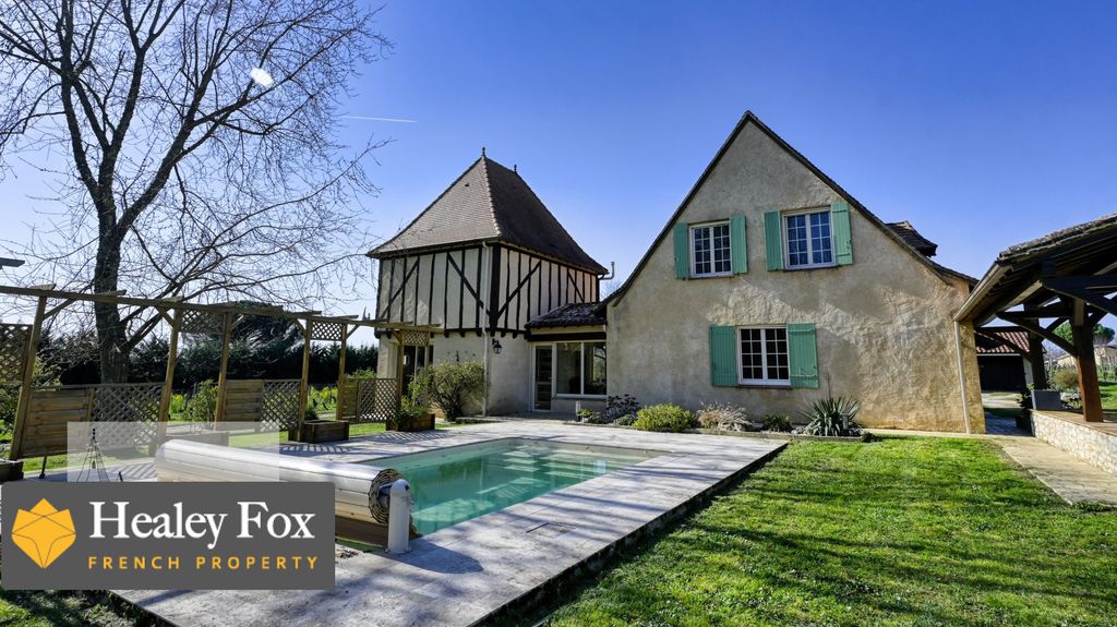Property photo 1 of 10 Main Exterior View