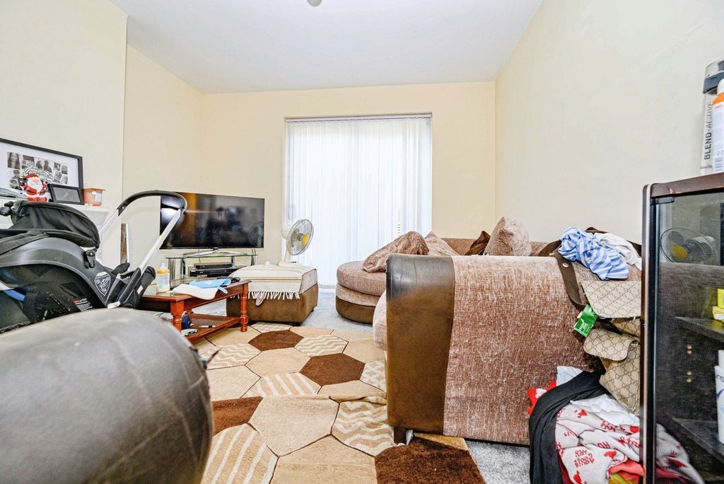 Property photo 2 of 11 Pbox-Img.Jpg