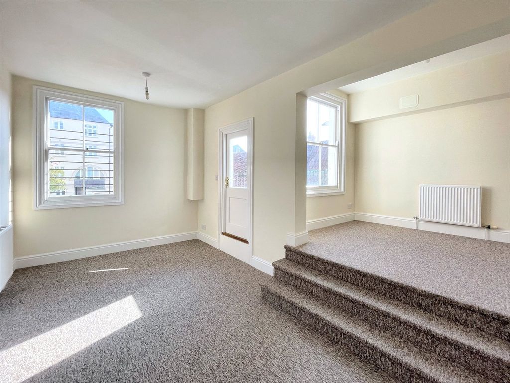 Property photo 3 of 7 Picture No. 06