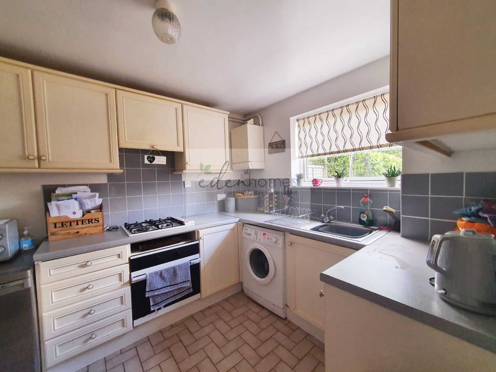 Property photo 2 of 11 Kitchen.Jpeg