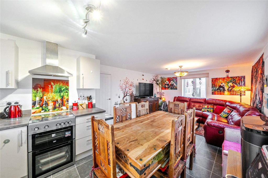 Property photo 1 of 19 Picture No. 15