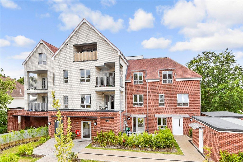 Property photo 1 of 11 External (Brochure)