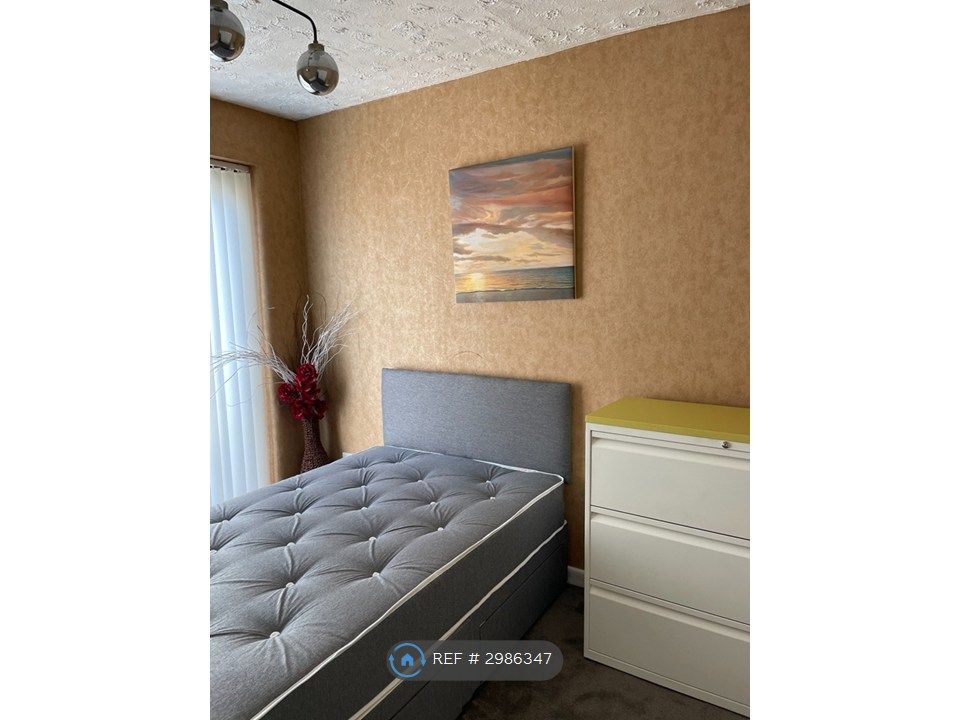 Property photo 2 of 7 Cosy Bedroom 2