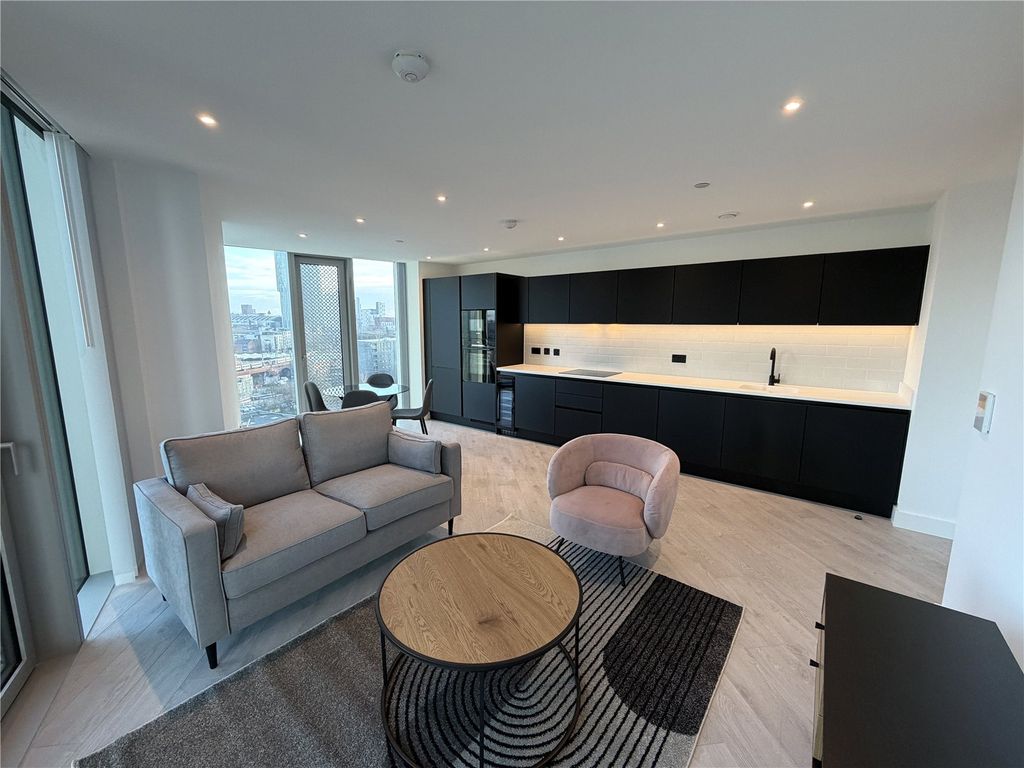 Property photo 3 of 32 Picture No. 06