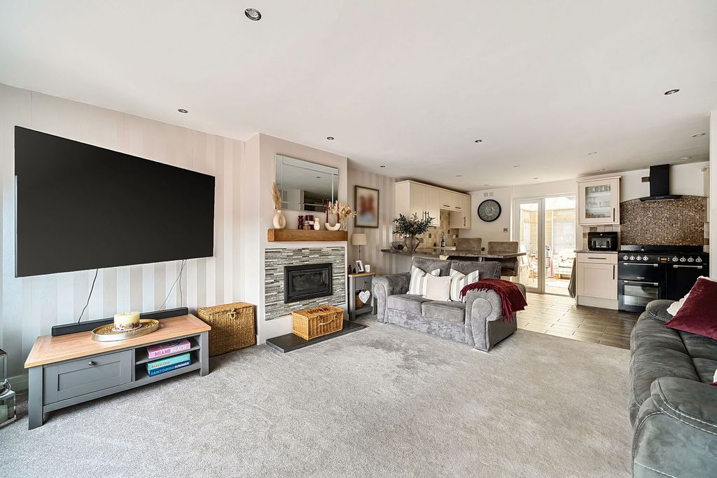 Property photo 3 of 22