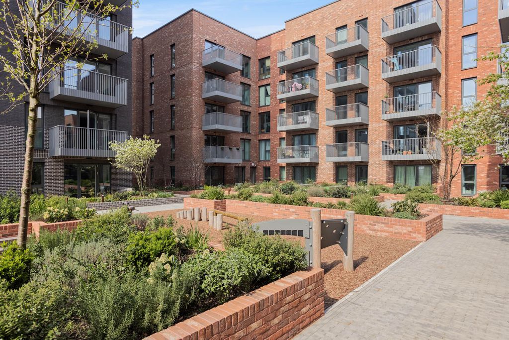 Property photo 2 of 13