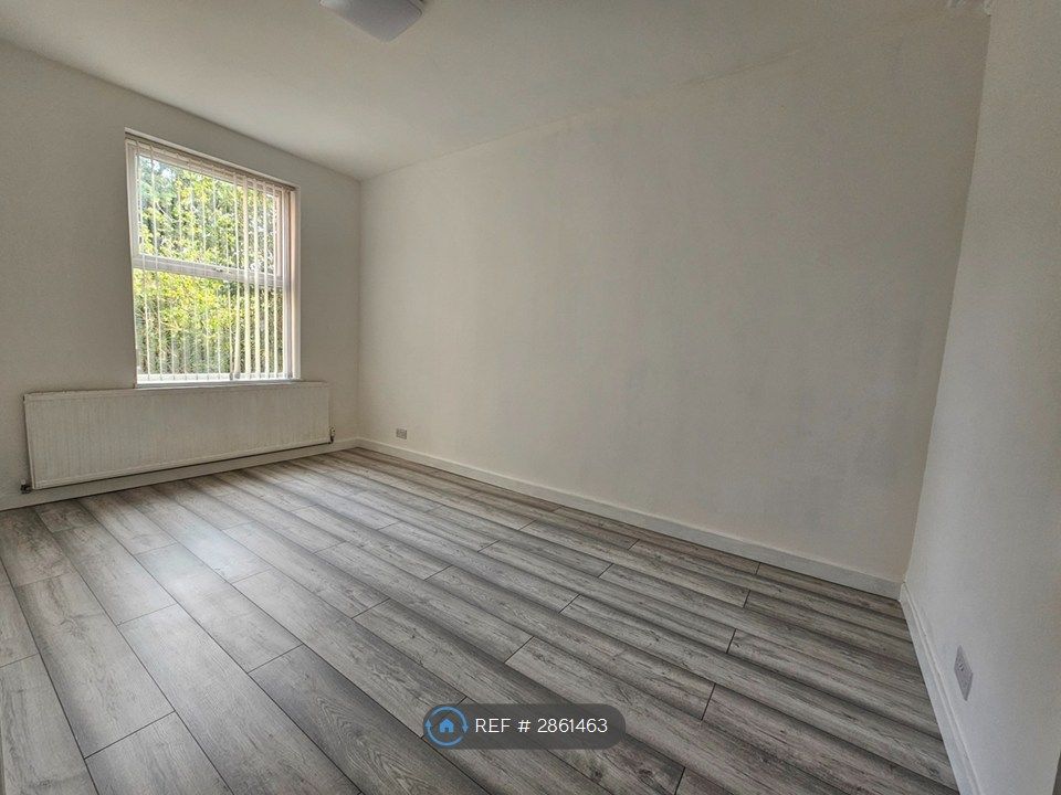 Property photo 3 of 9 Living Room