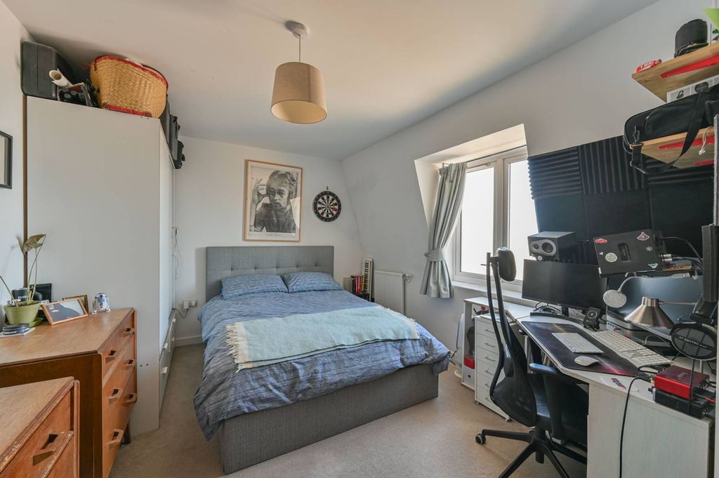 Property photo 2 of 11