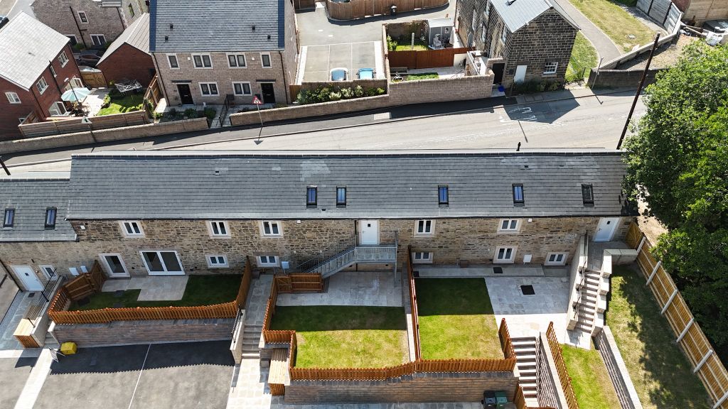 Property photo 2 of 18