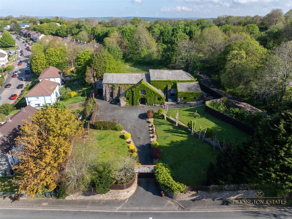 Property photo 2 of 22 4271711