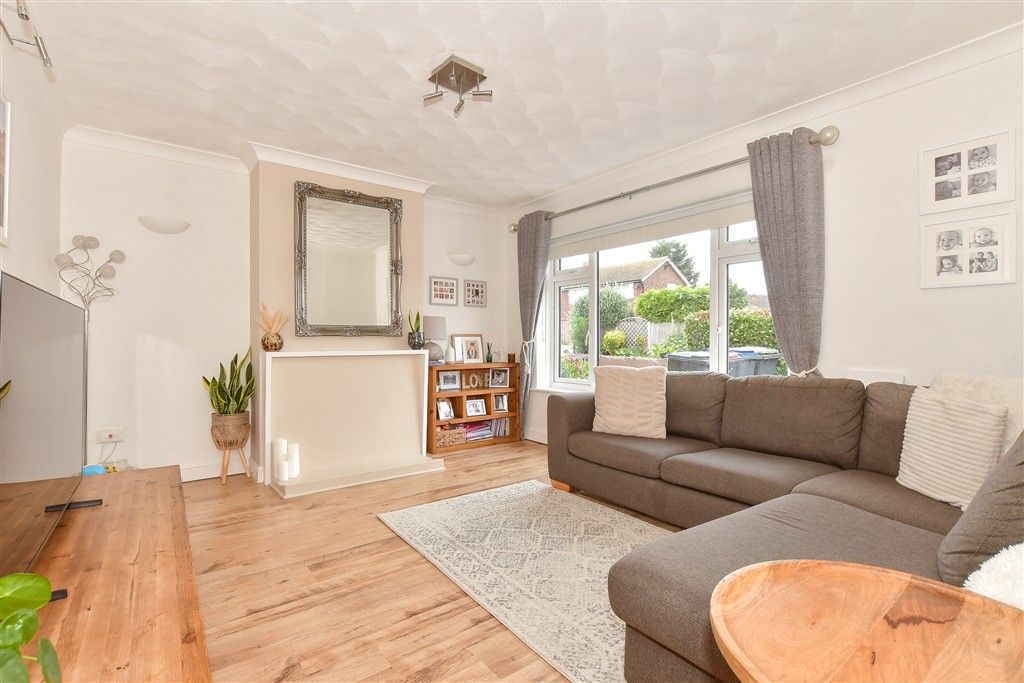 Property photo 2 of 15 Lounge