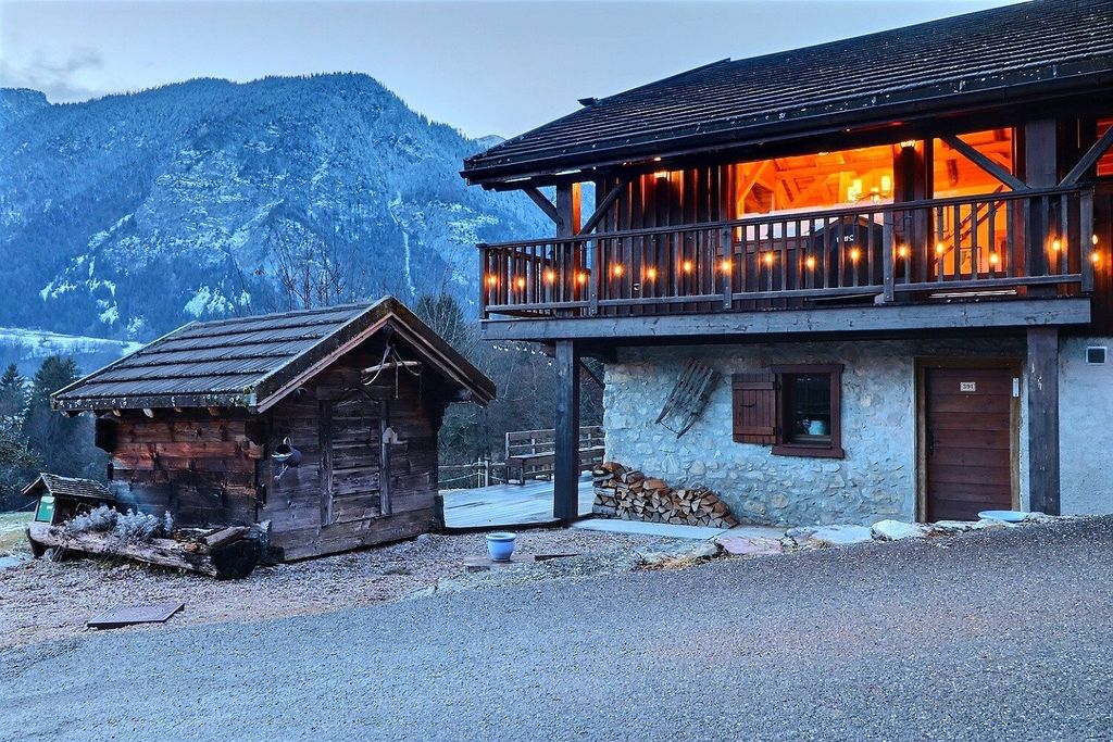 Property photo 3 of 35