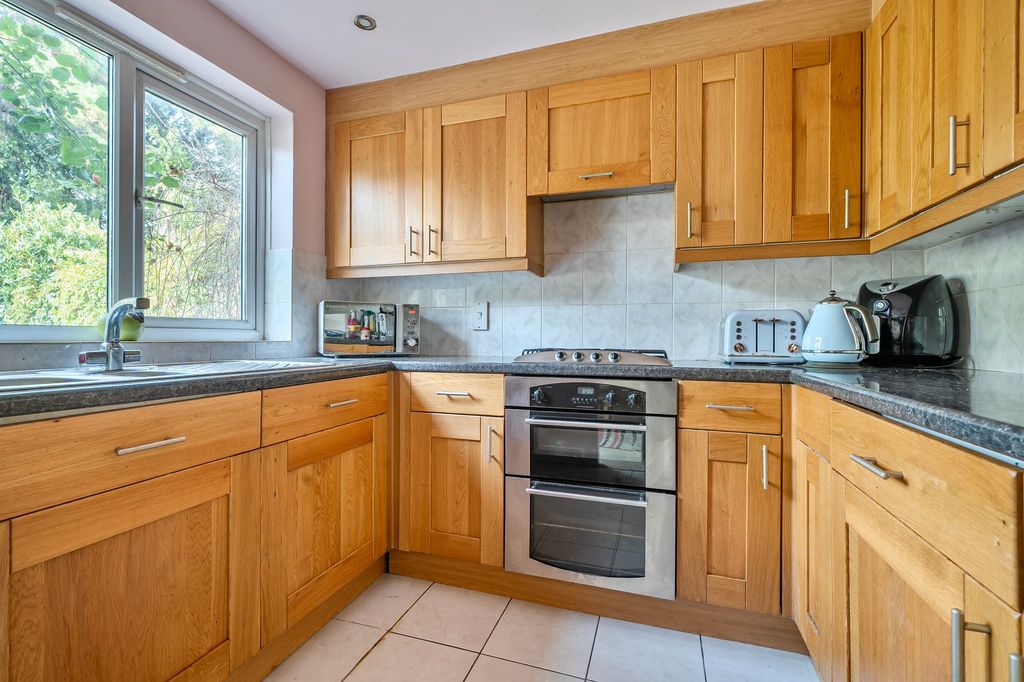 Property photo 2 of 14 Kitchen