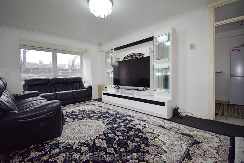Property photo 2 of 6