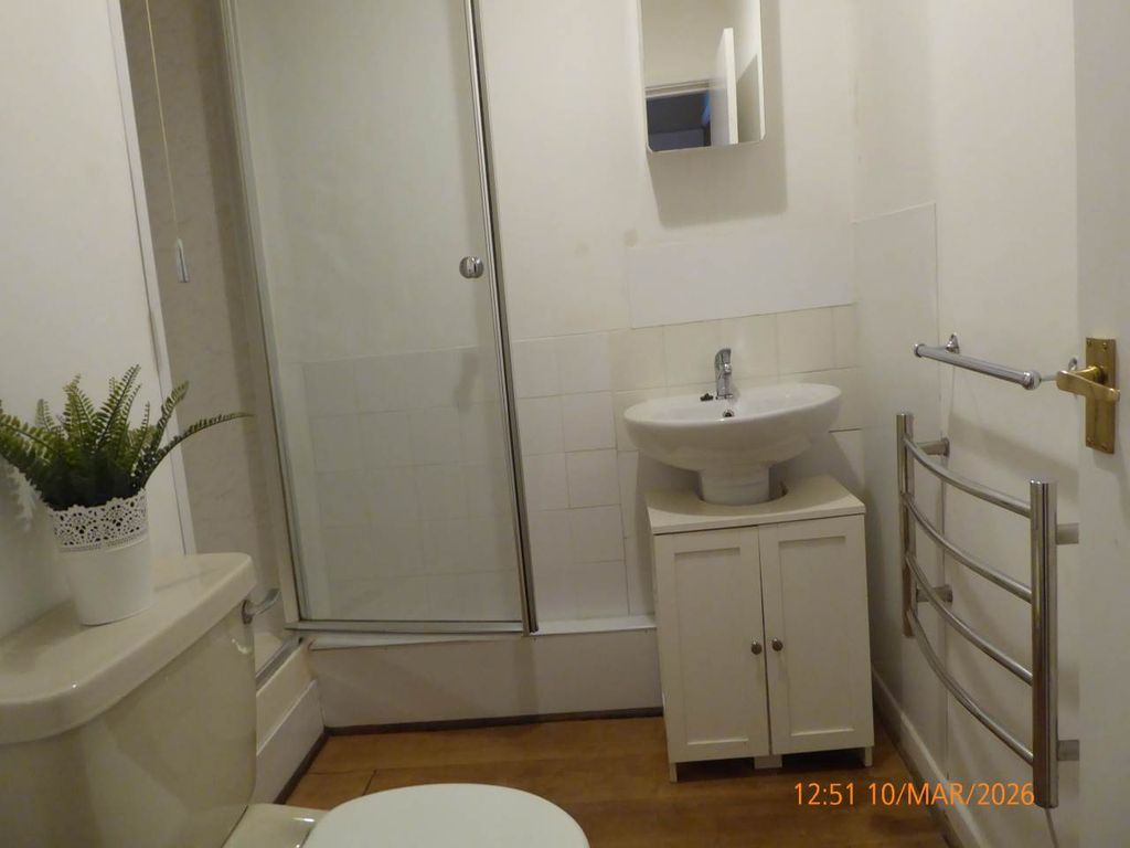 Property photo 3 of 8 P1130952