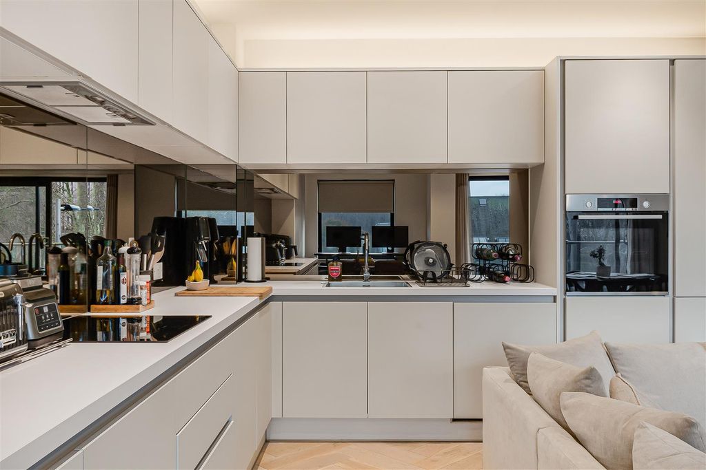 Property photo 3 of 18 3