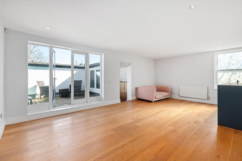 Property photo 2 of 12 Grove Park Road 41-43 Flat 8 Ph3 Lr.Jpg