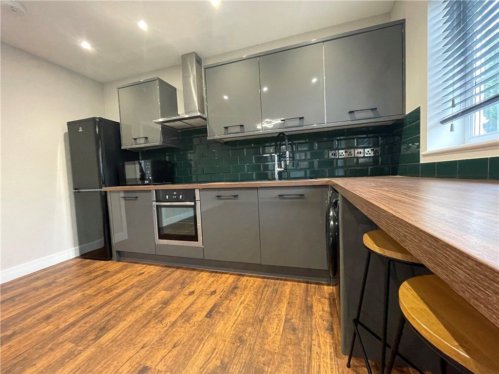 Property photo 3 of 6 Kitchen/Reception